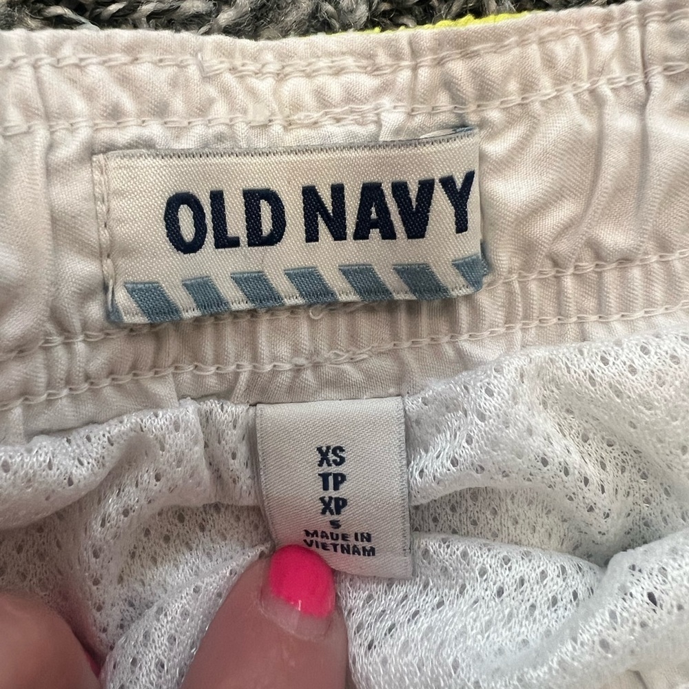 Old Navy Boys Hibiscus Cargo Swim Trunks - Size XS (5) - Picture 2 of 5